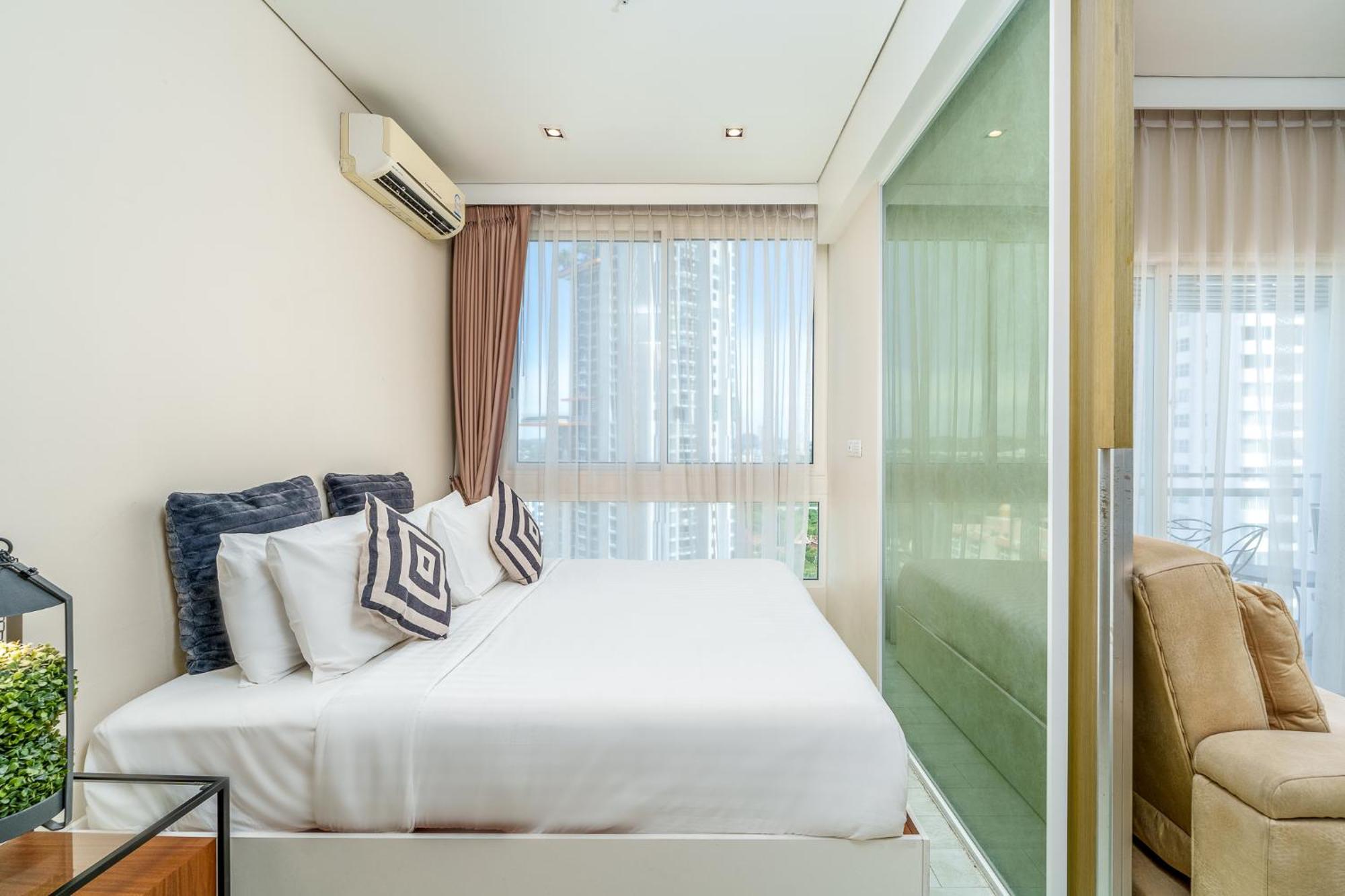 Veranda Pattaya by Lux Jomtien Beach Rum bild