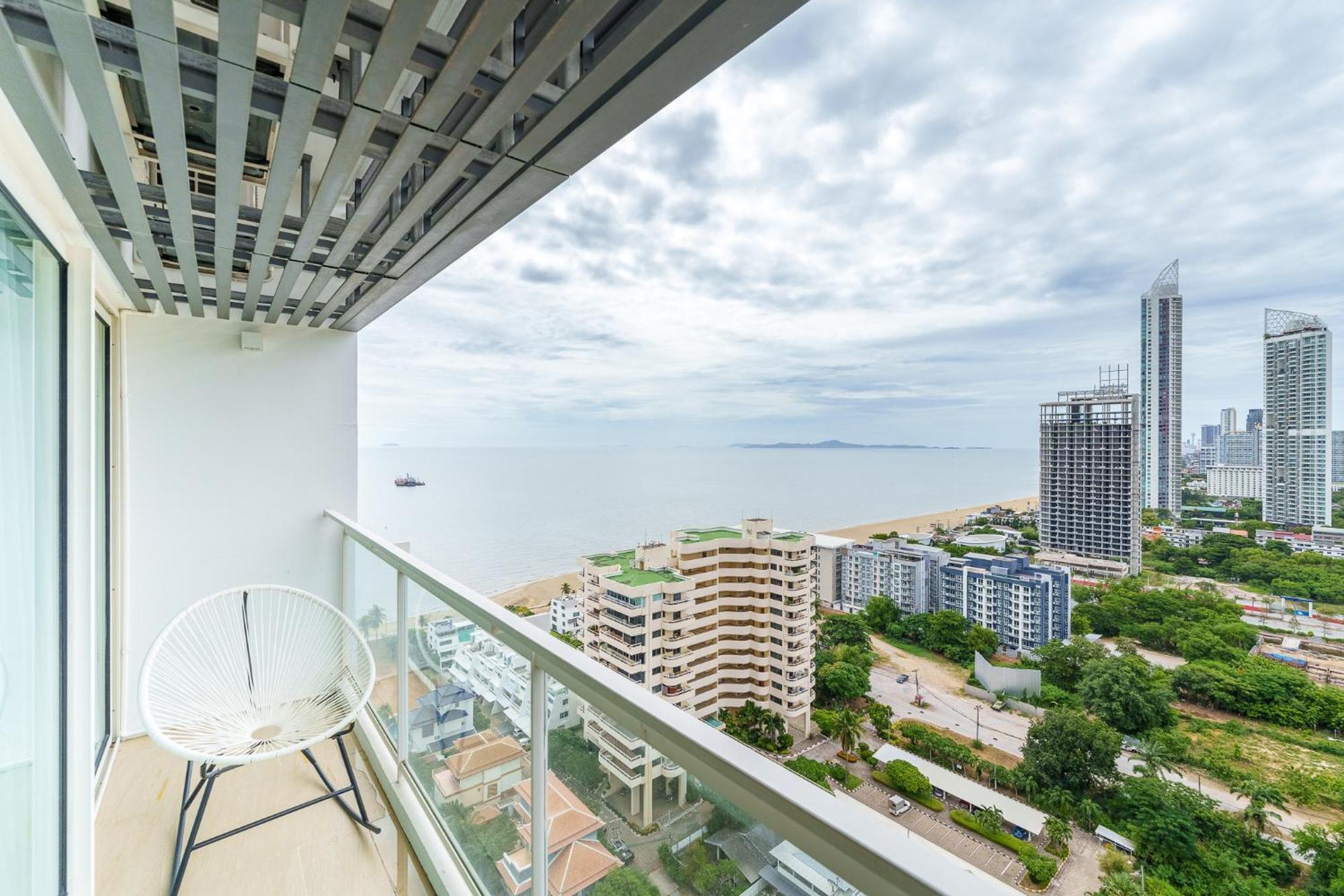 Veranda Pattaya by Lux Jomtien Beach Rum bild